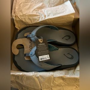 Brand new Olukai slippers